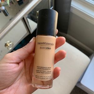 Bare minerals liquid foundation